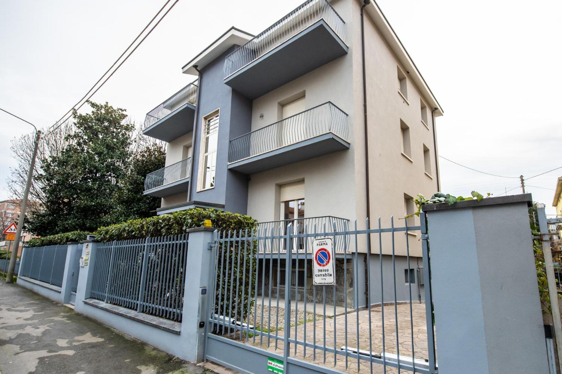 Guest house 350 M Da Ospedale Maggiore L Parcheggio Prive L Parma