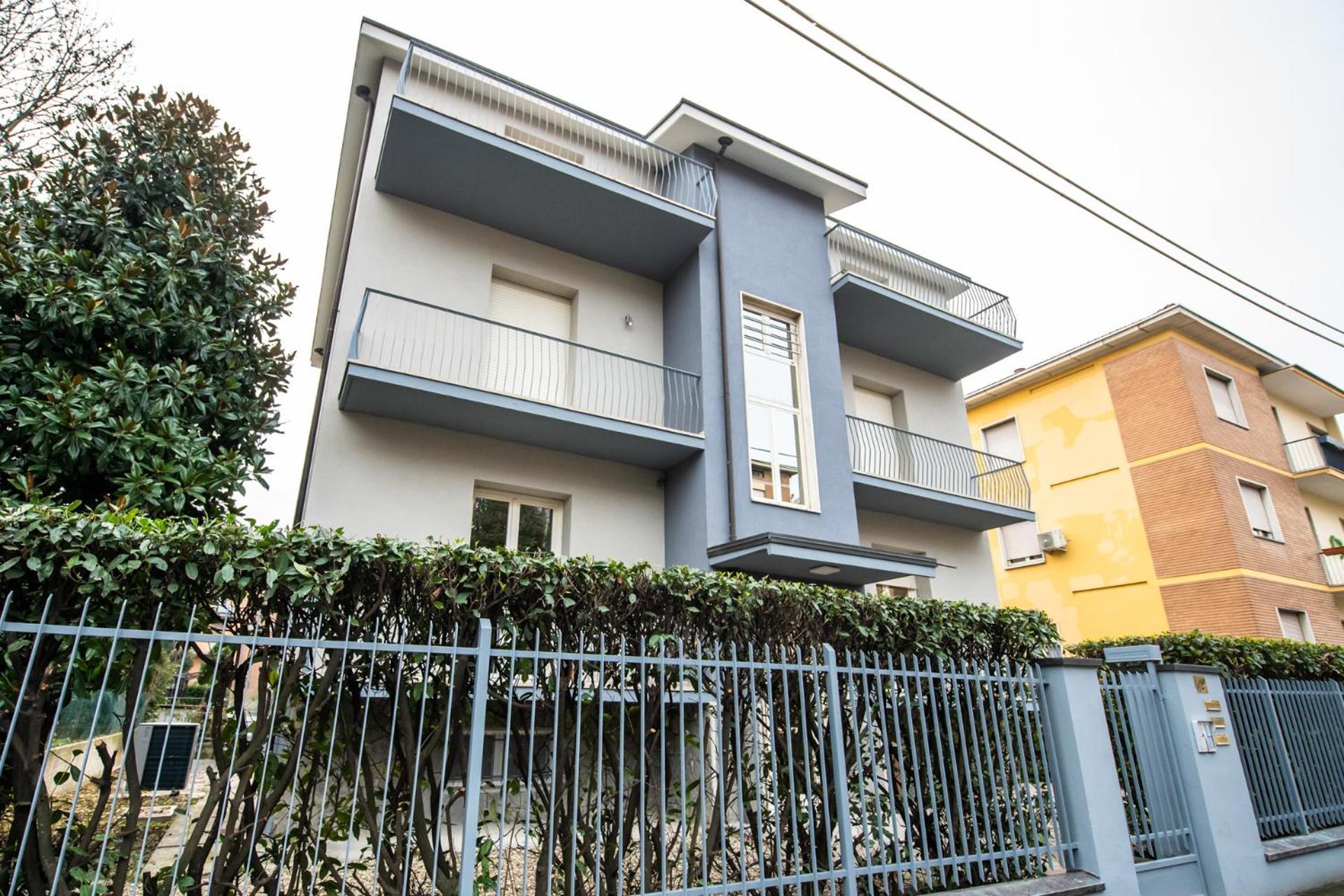 350 M Da Ospedale Maggiore L Parcheggio Prive L * Parma